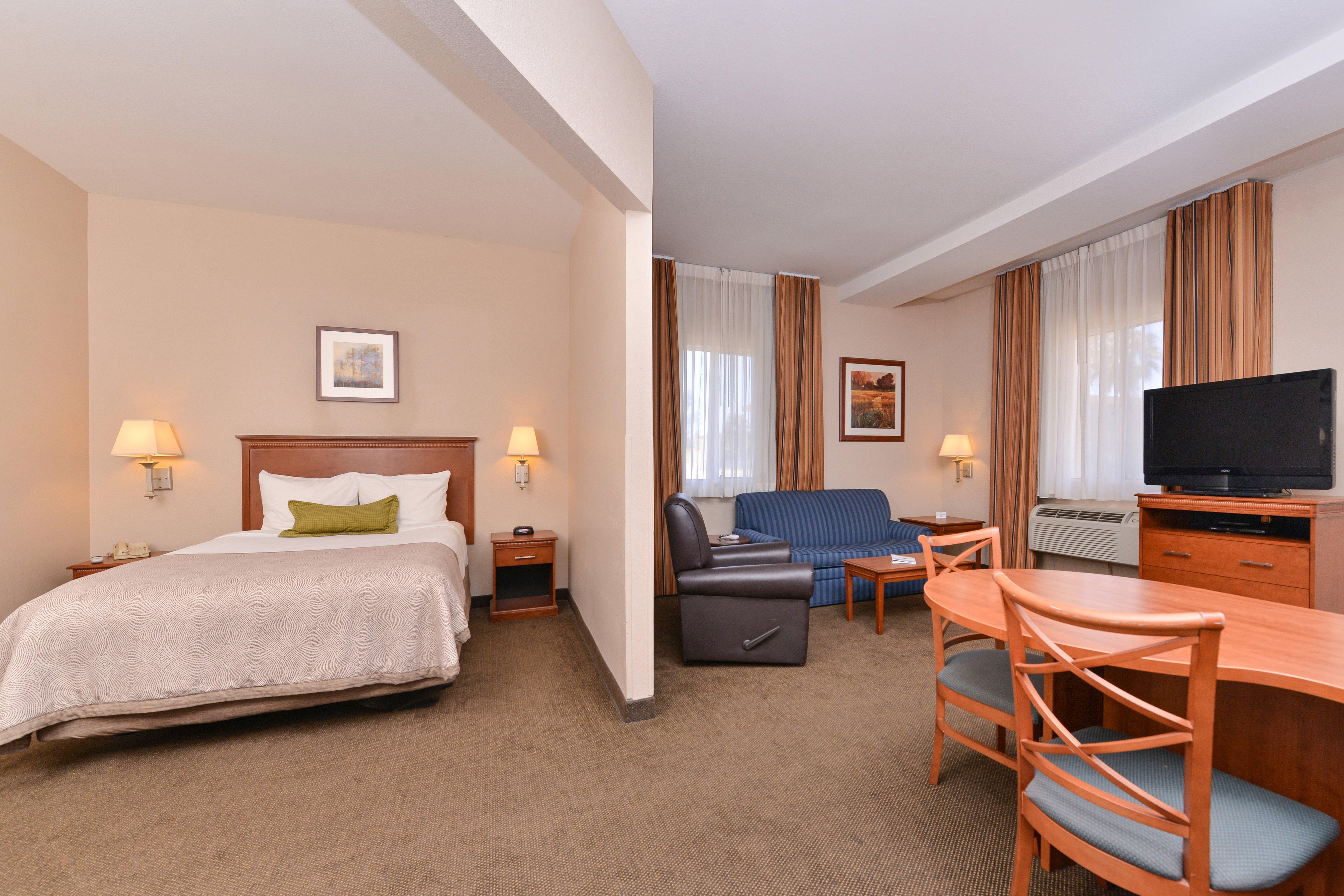 Candlewood Suites San Diego By Ihg Exterior foto
