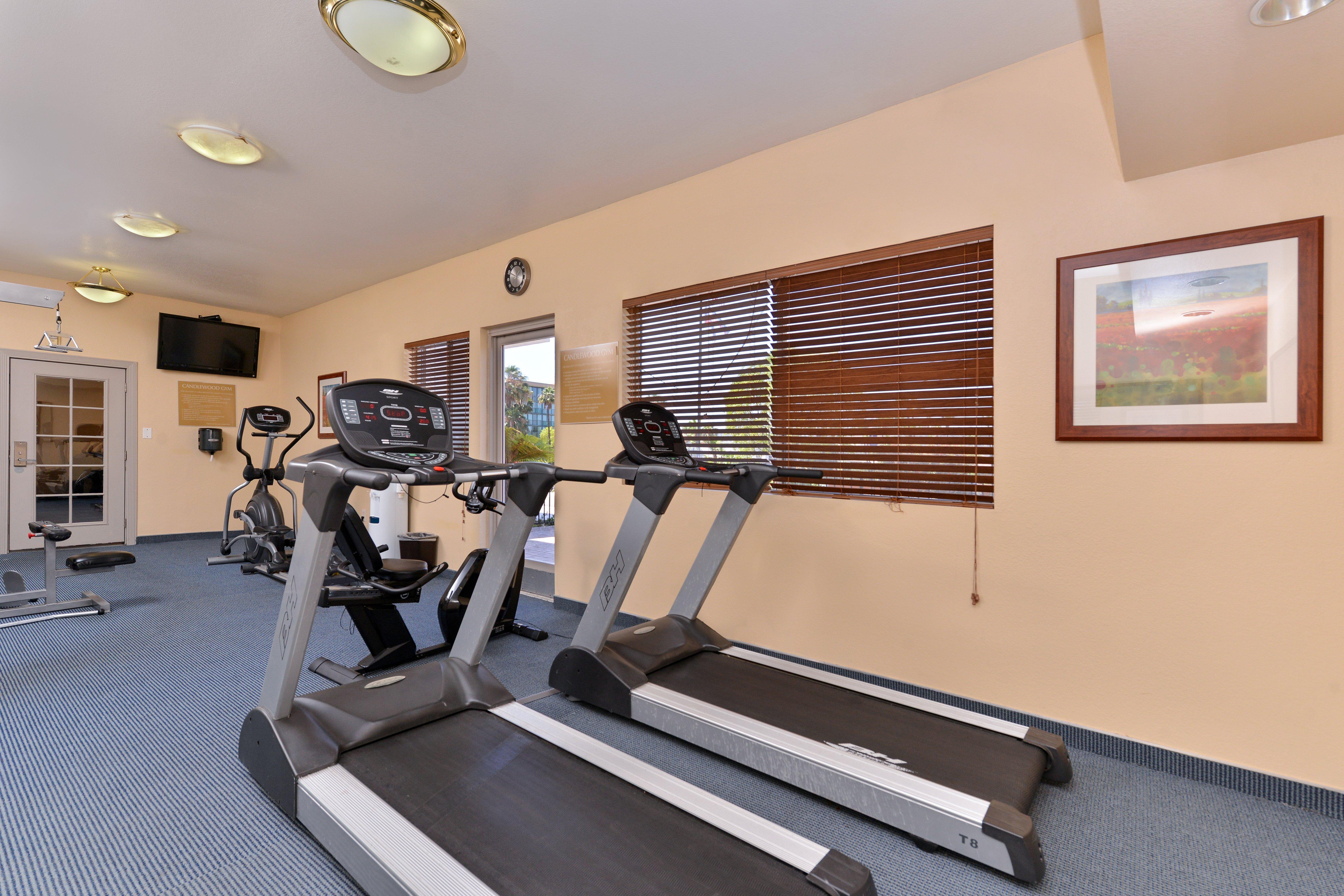 Candlewood Suites San Diego By Ihg Exterior foto