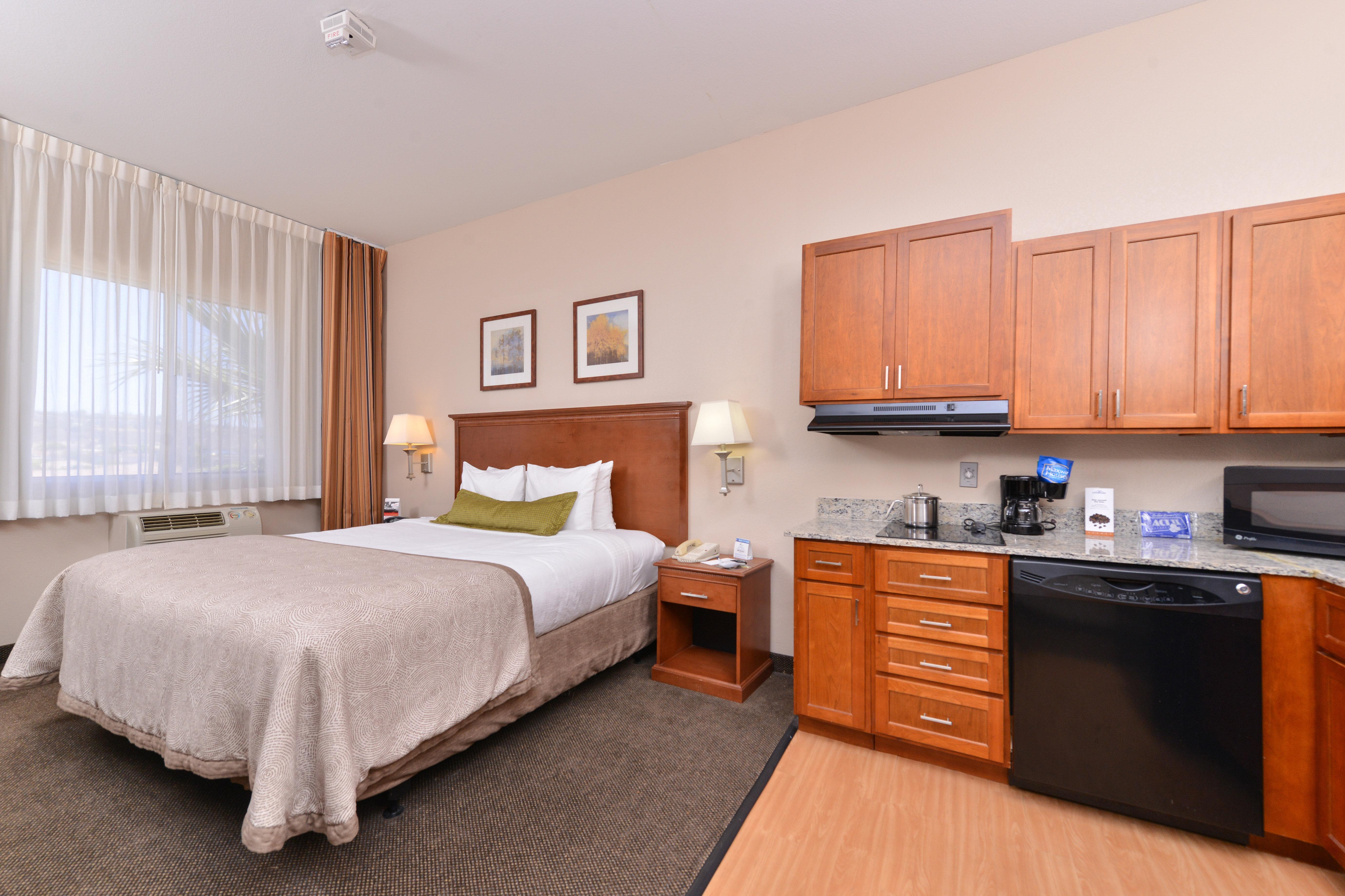 Candlewood Suites San Diego By Ihg Exterior foto